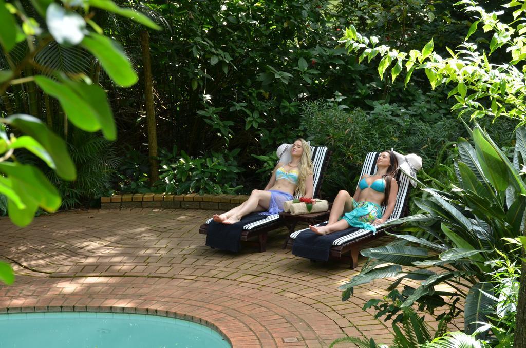 Highgrove House Country Hotel, Restaurant, Farm & Spa Kiepersol Dış mekan fotoğraf