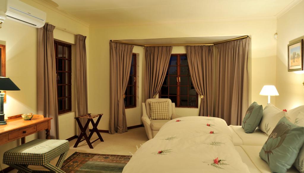 Highgrove House Country Hotel, Restaurant, Farm & Spa Kiepersol Dış mekan fotoğraf